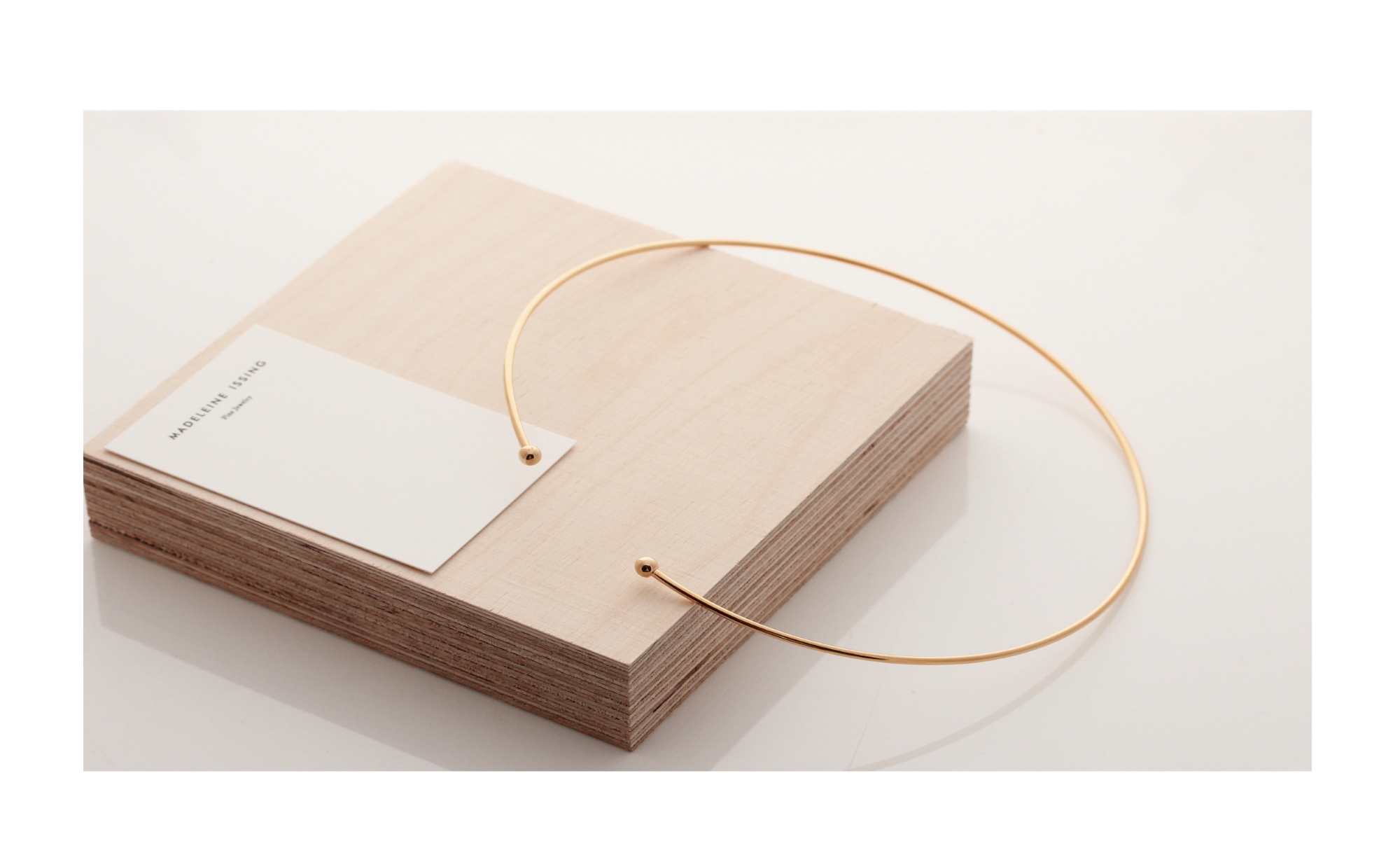 Collier Ketten eng am Hals tragen Madeleine Issing
