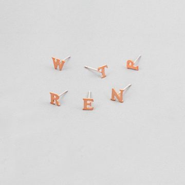 Ohrstecker mit Buchstaben Rosegold Madeleine Issing
